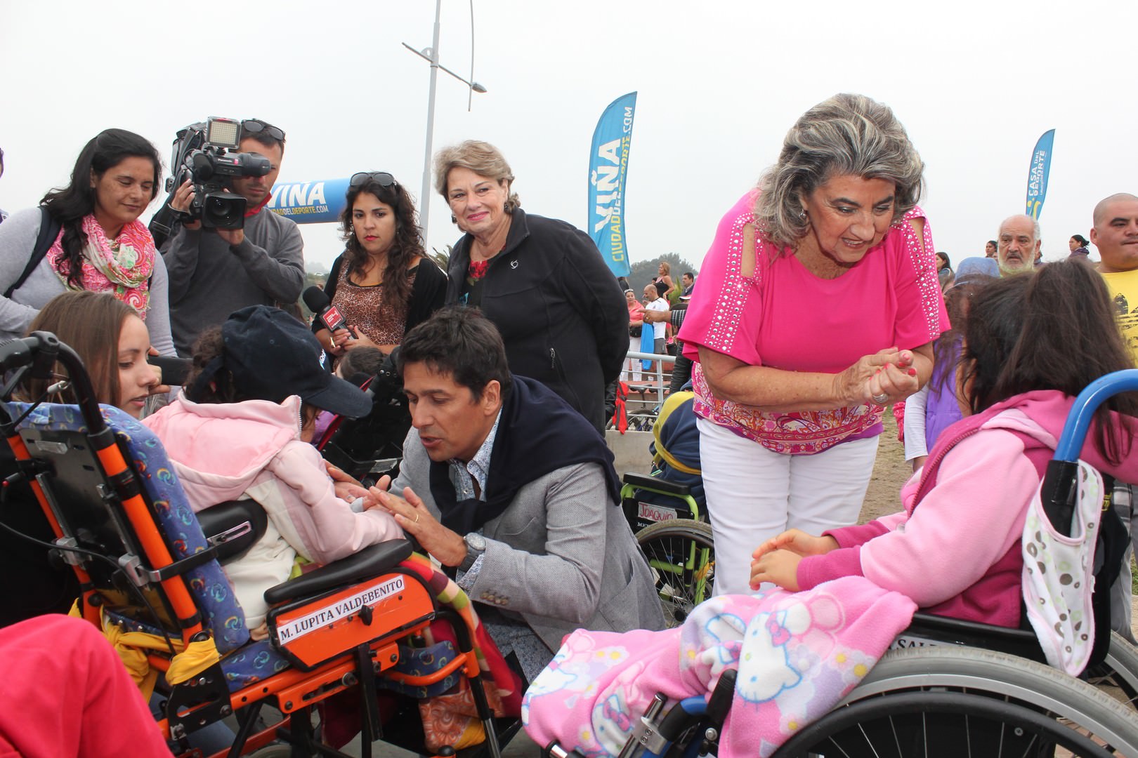 Con clases de zumba animada por Rafael Araneda, alcaldesa Virginia Reginato inició actividades previas del Festival de Viña
