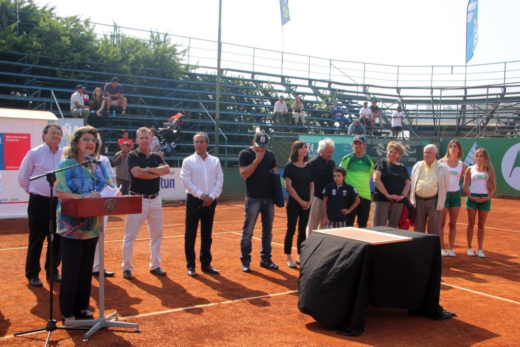 Imagen principal: Nominación de court de tenis con nombre de Nicolás Massú fue valorado por alcaldesa Virginia Reginato