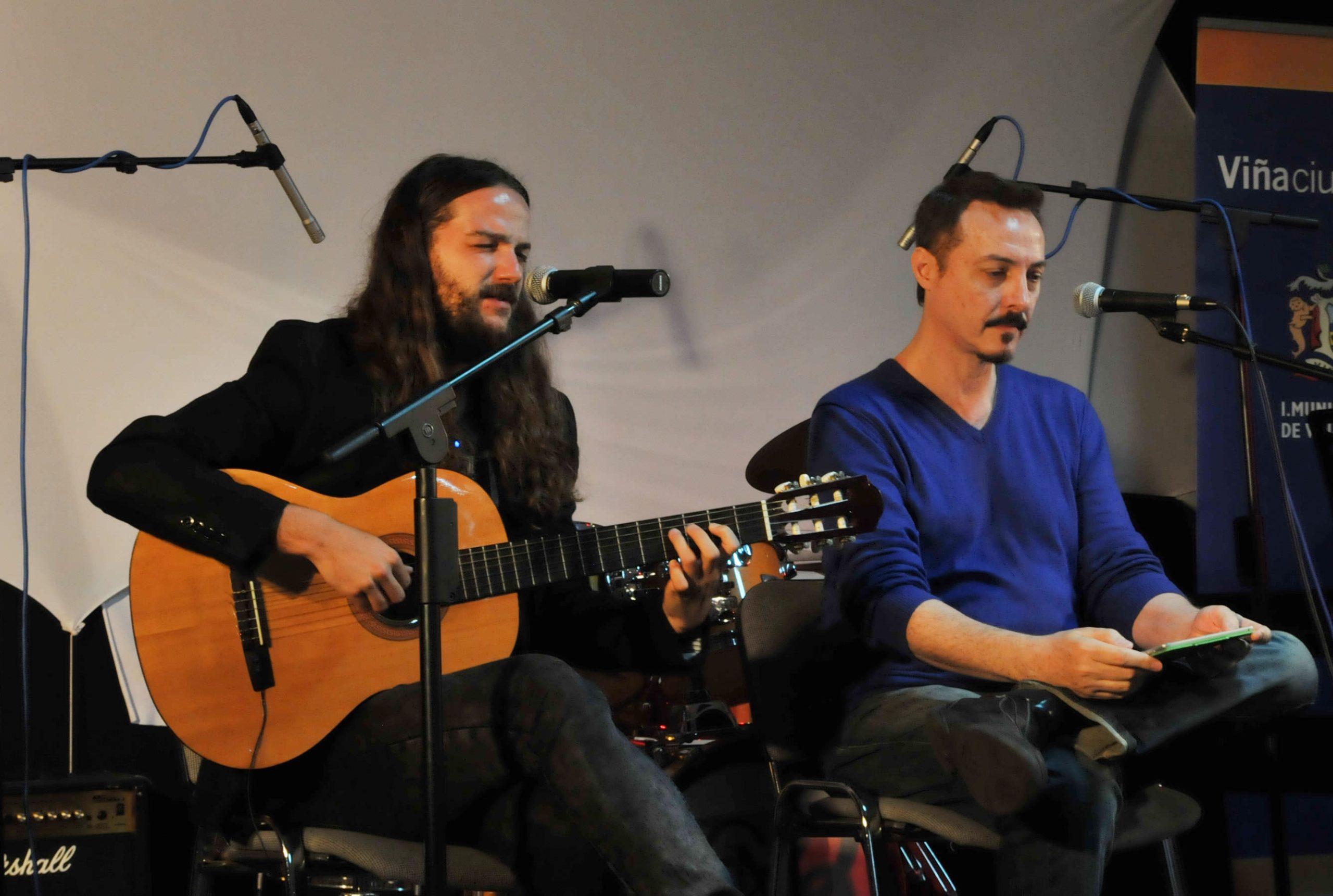 Pedro Aznar y Nano Stern brindaron clínica musical a jóvenes de Viña del Mar