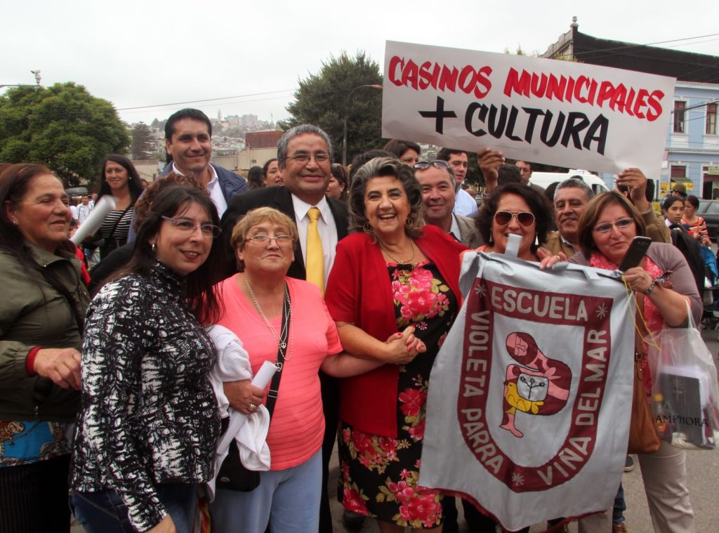 Imagen principal: Aprobación de proyecto que modifica Ley de Casinos fue catalogado como histórico por alcaldesa Virginia Reginato