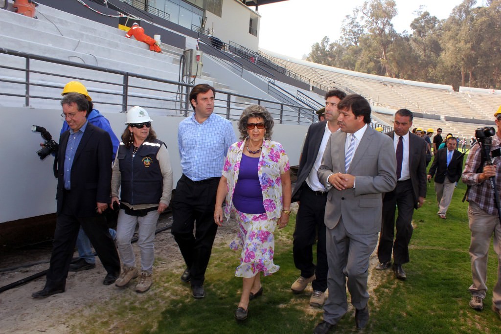 Construcción de última etapa de estadio Sausalito avanza en forma acelerada, confirmo alcaldesa Virginia Reginato
