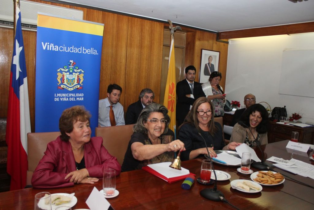 Imagen principal: Constitución del primer Consejo Comunal de Organizaciones de la Sociedad Civil, fue encabezado por alcaldesa Virginia Reginato