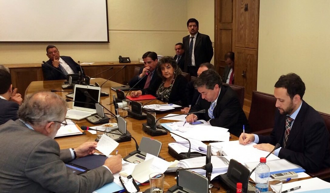 Optimismo manifestó alcaldesa Virginia Reginato por análisis del proyecto de ley casinos en Comisión de Hacienda del Senado