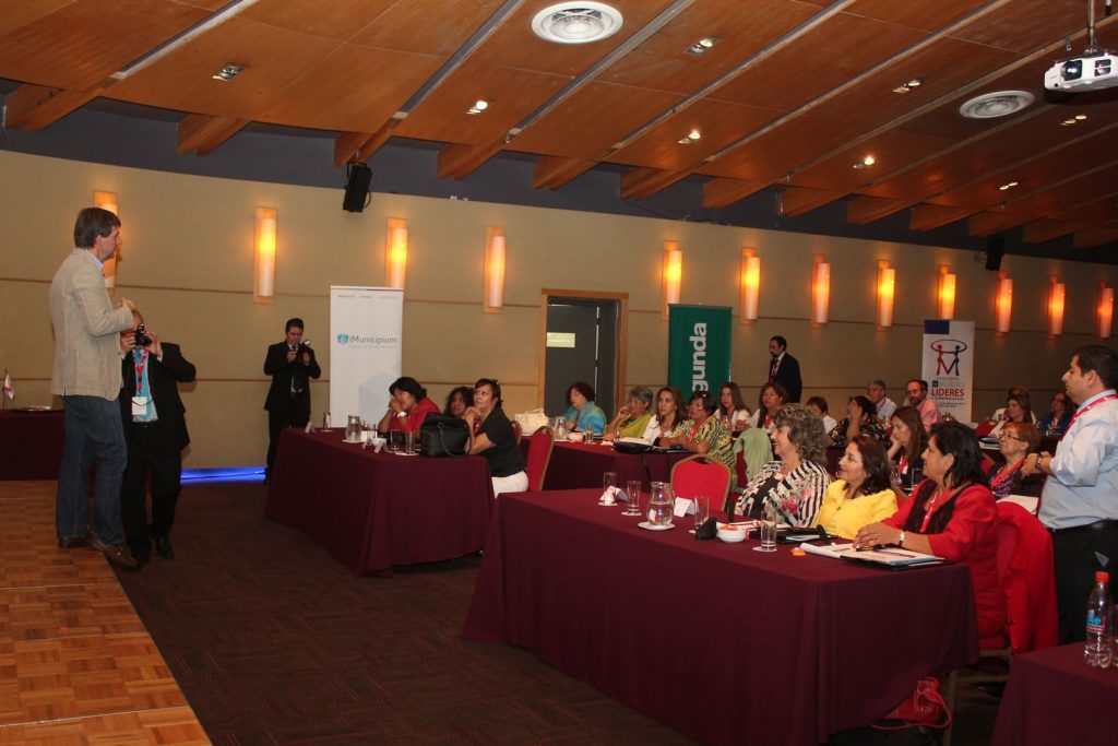 Imagen principal: III Encuentro de Mujeres Líderes de Gobiernos Locales, fue clausurado por alcaldesa Virginia Reginato