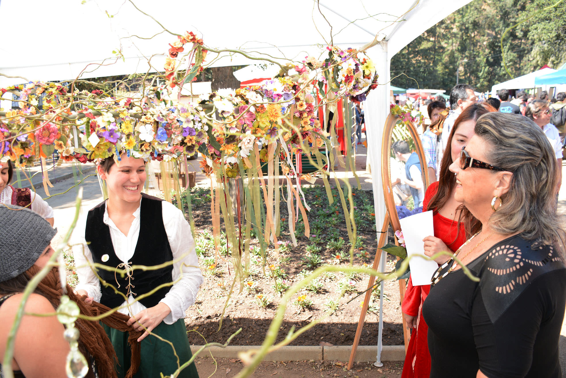 2ª Feria medieval y de fantasías fue inaugurada por alcaldesa Virginia Reginato