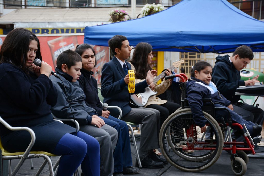 Imagen principal: Municipalidad de Viña del Mar conmemoró Día Mundial de la concientización sobre el autismo con feria informativa