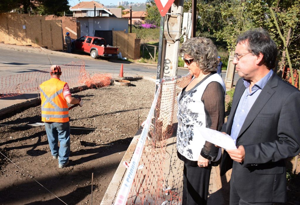 Imagen principal: Municipio de Viña del Mar invierte más de $90 millones para reparar calles en Reñaca
