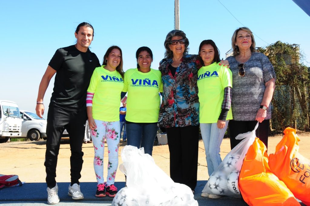Imagen principal: Municipalidad  de Viña del Mar instaura nueva escuela de fútbol en la parte alta de la ciudad