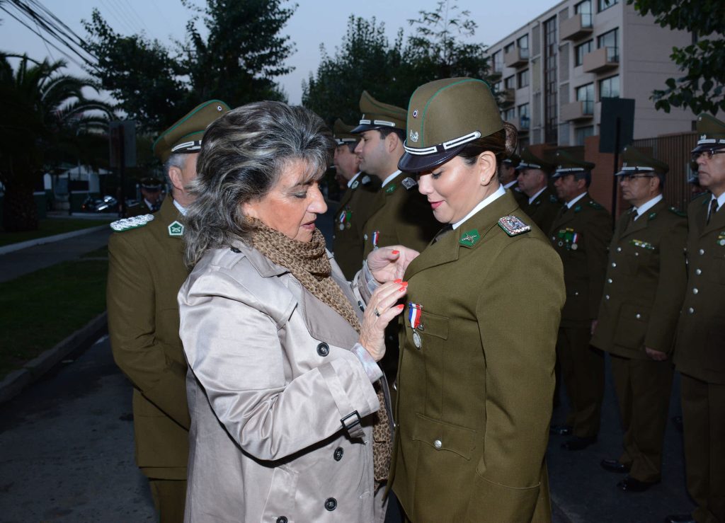 Imagen principal: En su 88° aniversario alcaldesa Virginia Reginato, saludó a Carabineros  de Chile