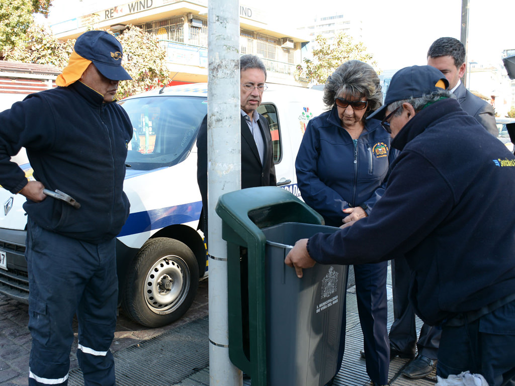 Mejoran y reemplazan contenedores y papeleros, y se solicitó la colaboración de la comunidad para mantener la limpieza en espacios públicos.