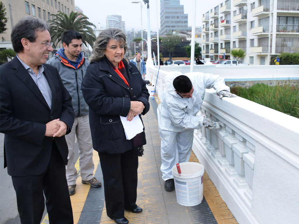 Alcaldesa Virginia Reginato, pintura puentes