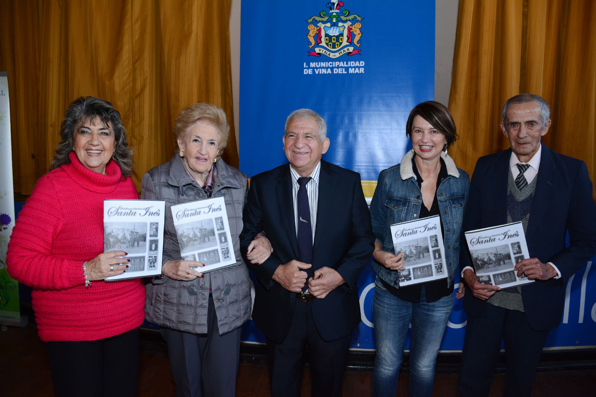 Revista que rememora historias de Santa Inés presentó alcaldesa Virginia Reginato