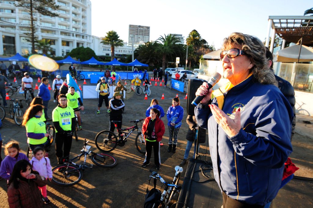 Imagen principal: Comenzaron las cicletadas familiares 2015, organizadas por el municipio de Viña del Mar