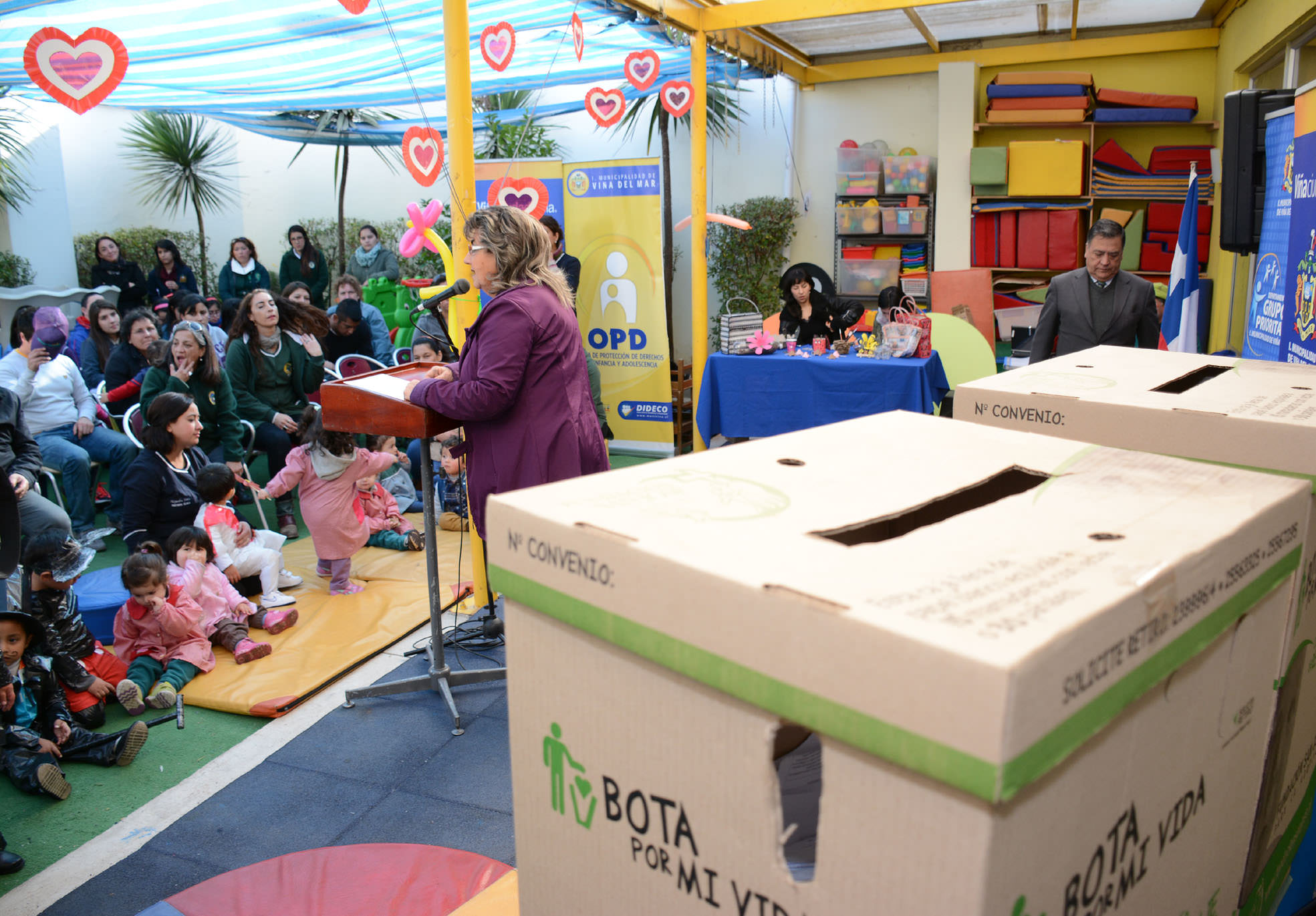 Niños de jardines infantiles municipales  de Viña del Mar se comprometieron con el reciclaje de papel