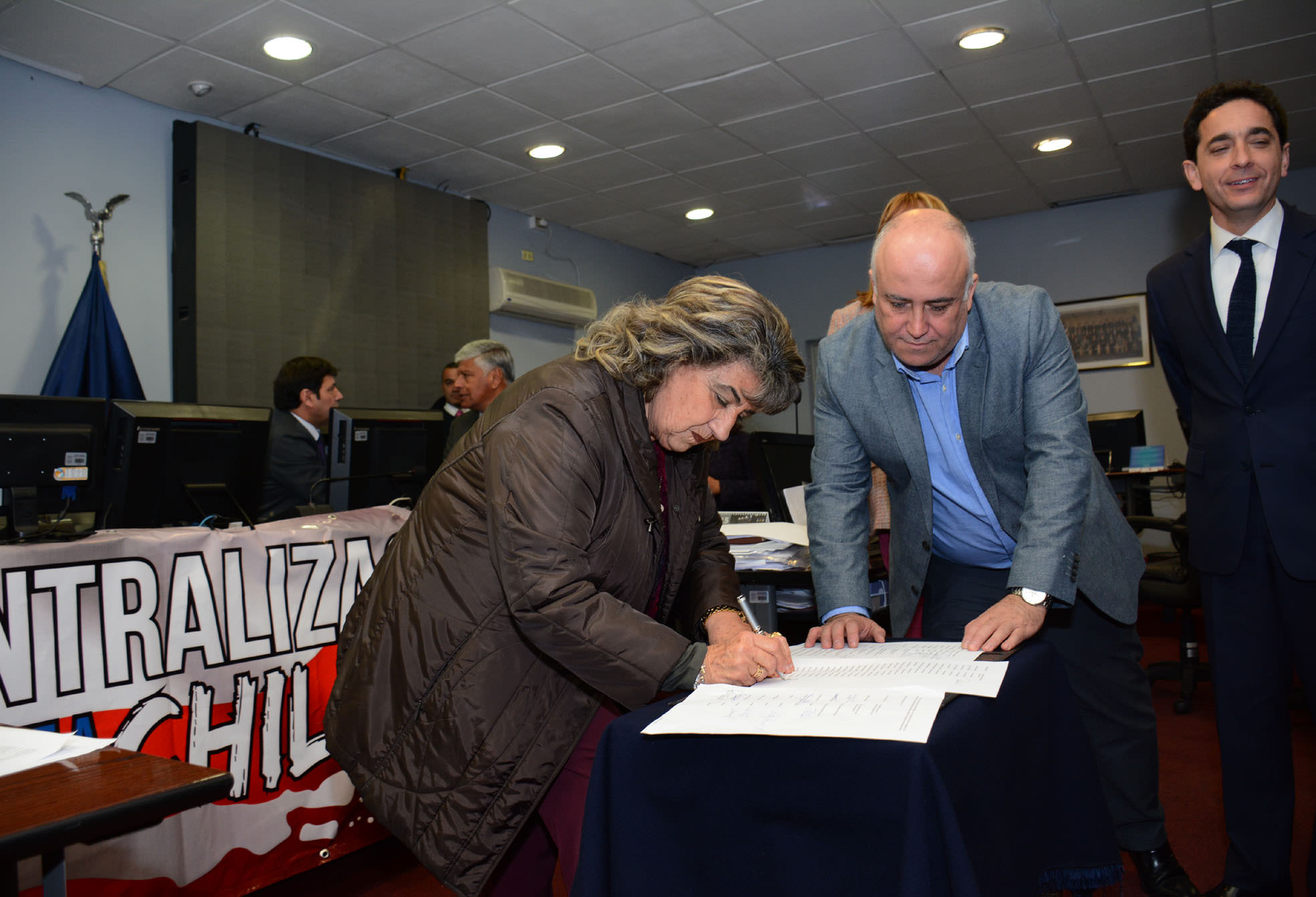 Solicitud por descentralización a Presidenta de la República se sumó alcaldesa Virginia Reginato