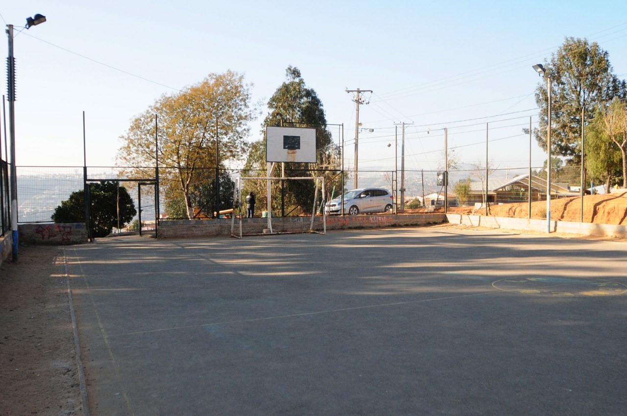 Municipio de Viña de Viña del Mar mejorará multicancha René Schneider de Chorrillos