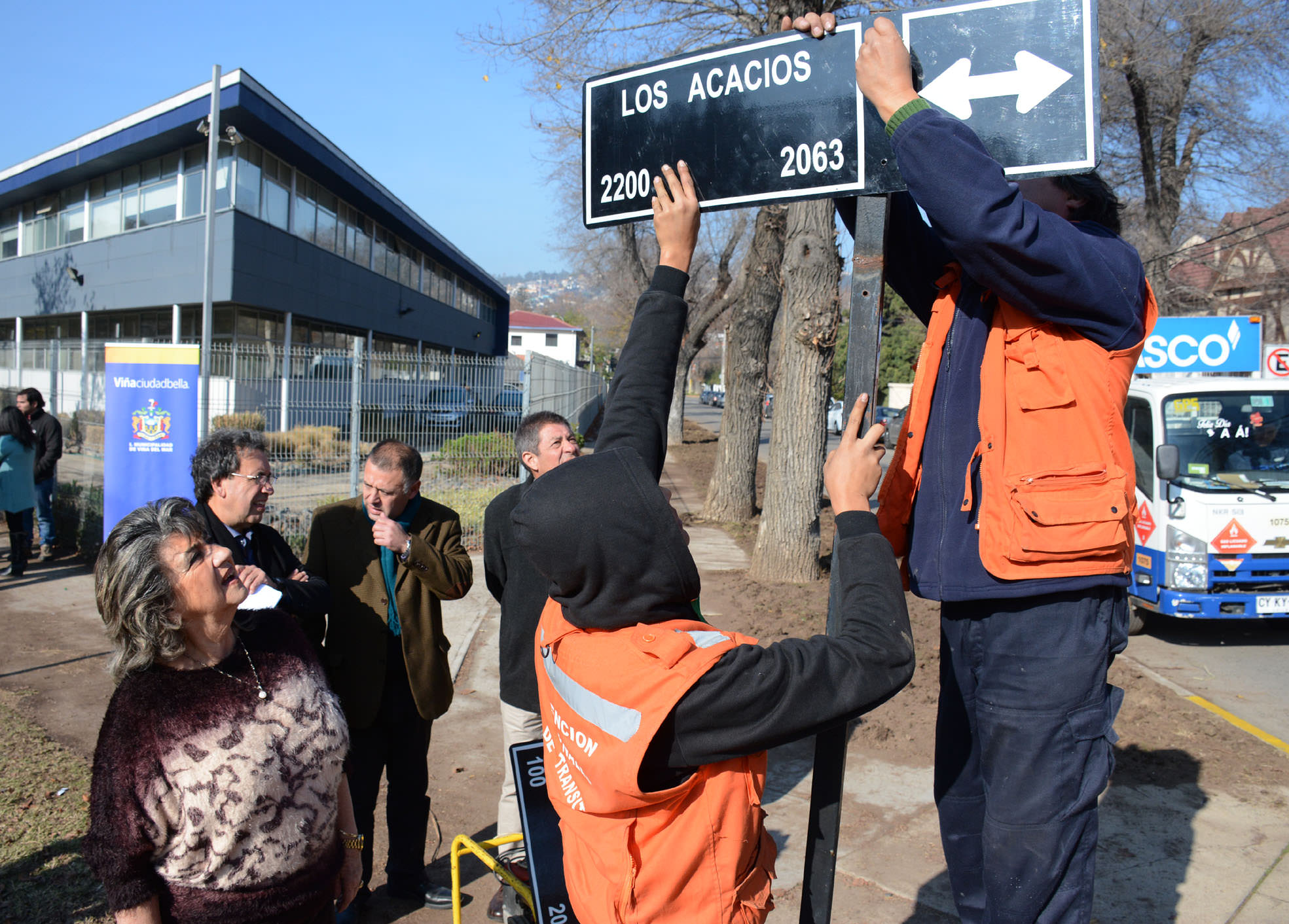 Millonaria inversión en reposición de señales de tránsito efectúa Municipio de Viña del Mar