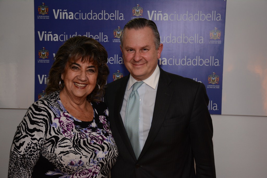 Alcaldesa Virginia Reginato recibió a nuevo director ejecutivo de Chilevisión