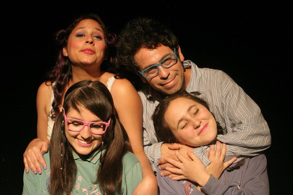 Imagen principal: Municipalidad de Viña del Mar presenta obra teatral “Falsas Tumbas” en el Cine Arte de Viña del Mar