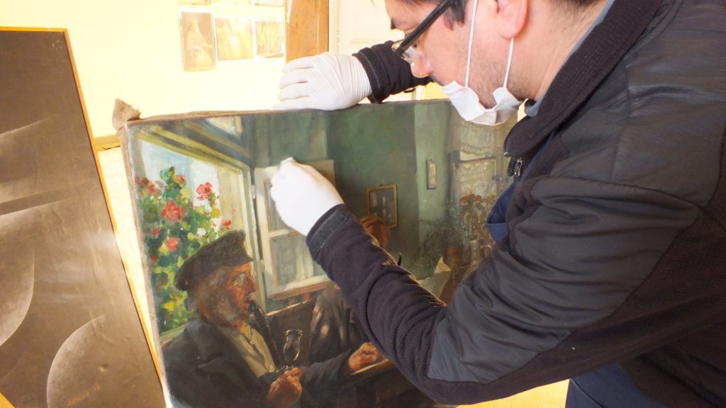 Imagen principal: Municipio de Viña del Mar trabaja en restauración de 40 pinturas del Palacio Vergara