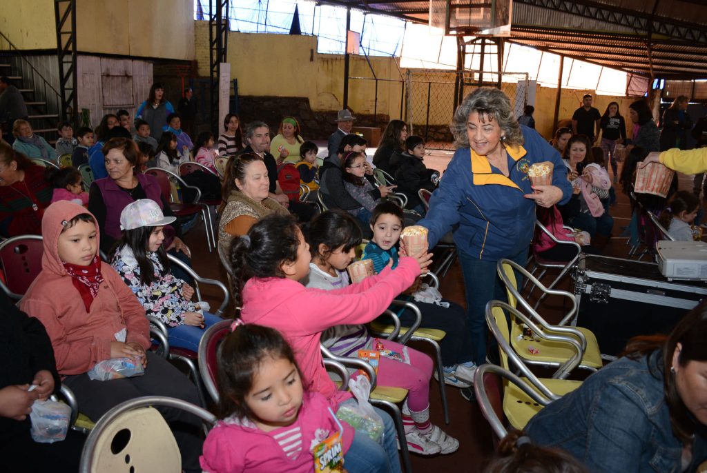 Imagen principal: Municipalidad de Viña del Mar realizó nueva jornada de programa Cine en tu Barrio