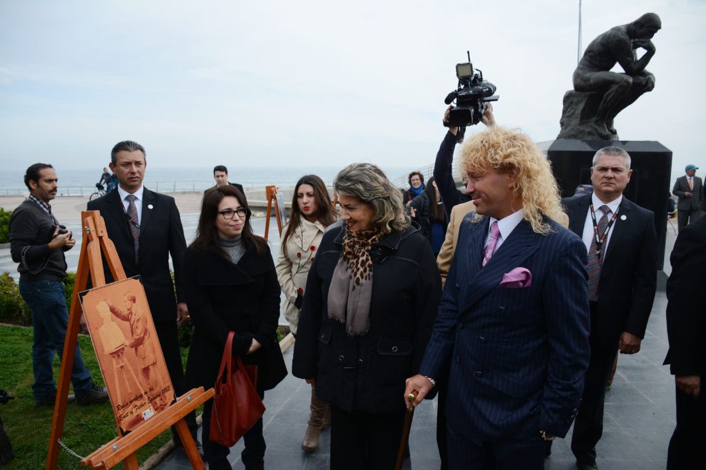 Imagen principal: Obra El Pensador se ha convertido en epicentro  de activdades culturales y eduacionales de la Muncipalidad de Viña del Mar