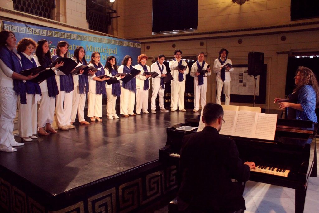 Imagen principal: Primer coro comunal de Viña del Mar  realizó  presentación oficial