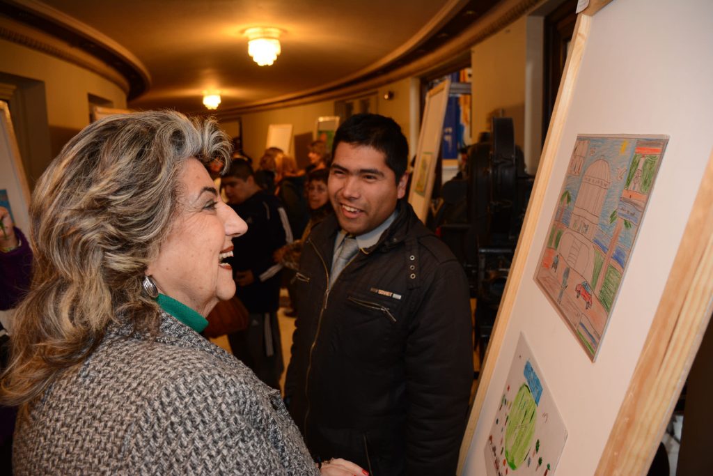 Imagen principal: Personas con capacidades especiales participaron con gran éxito en concurso de pintura organizado pr el Municipio de Viña del Mar