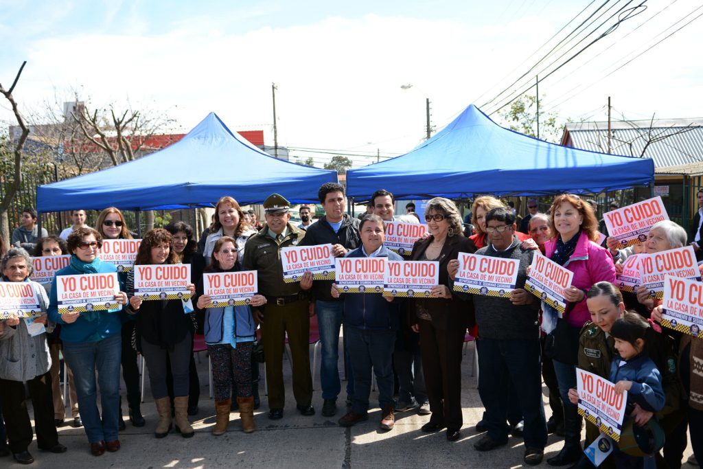 Imagen principal: Nuevas alarmas comunitarias en Santa Julia fueron inauguradas por la alcaldesa Virginia Reginato