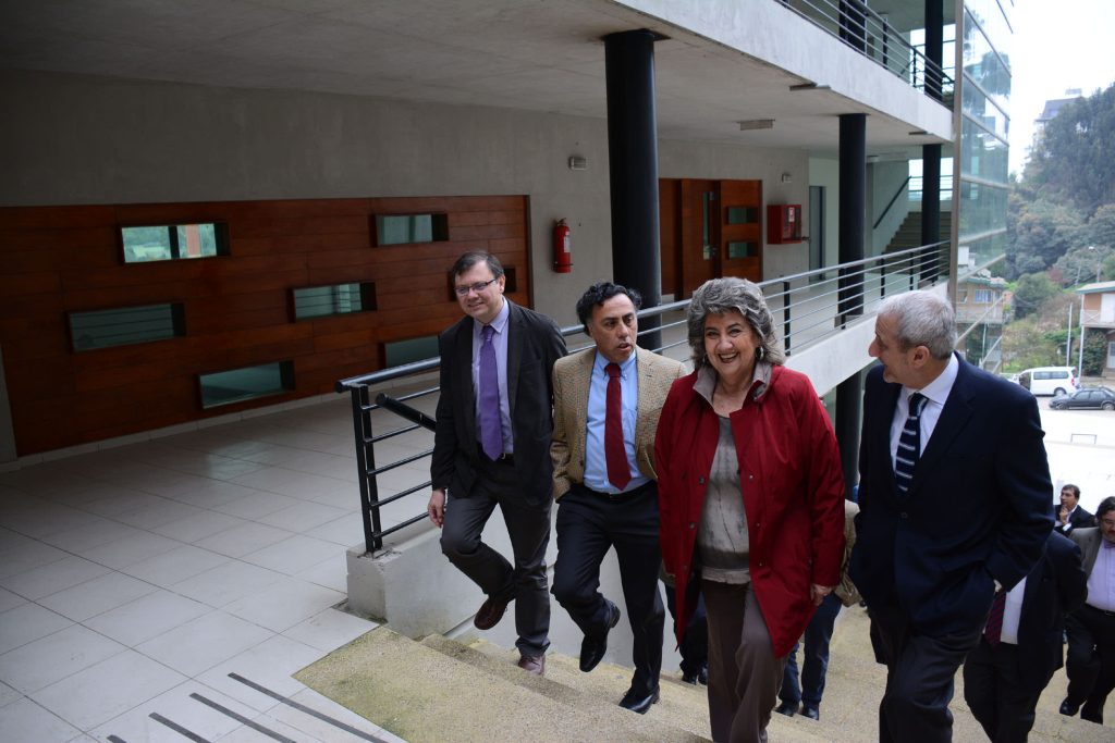 Imagen principal: Nuevo Campus de la Salud de Universidad de Valparaíso fue visitada por alcaldesa Virginia Reginato
