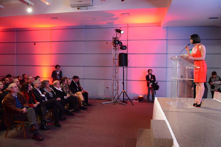 “El Patrón: radiografía de un crimen” recibió el Gran Paoa de parte de alcaldesa Virginia Reginato en FIC Viña 2015