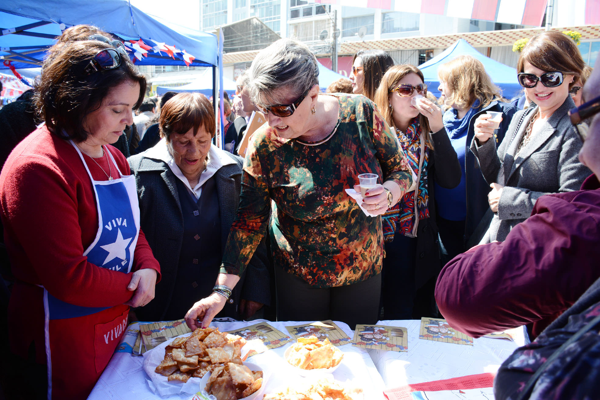 Variedad de preparaciones caseras ofreció muestra gastronómica  organizada por el municipio de Viña del Mar