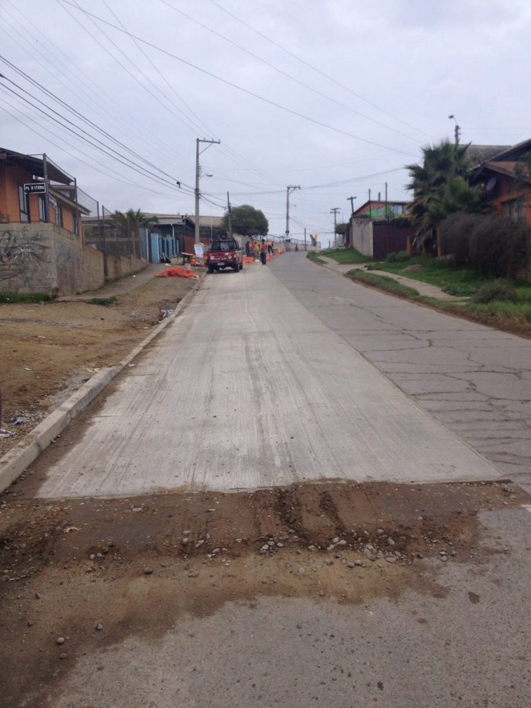 Imagen principal: Municipio de Viña del Mar adjudicó pavimentación que consolidará calle  de Reñaca Alto