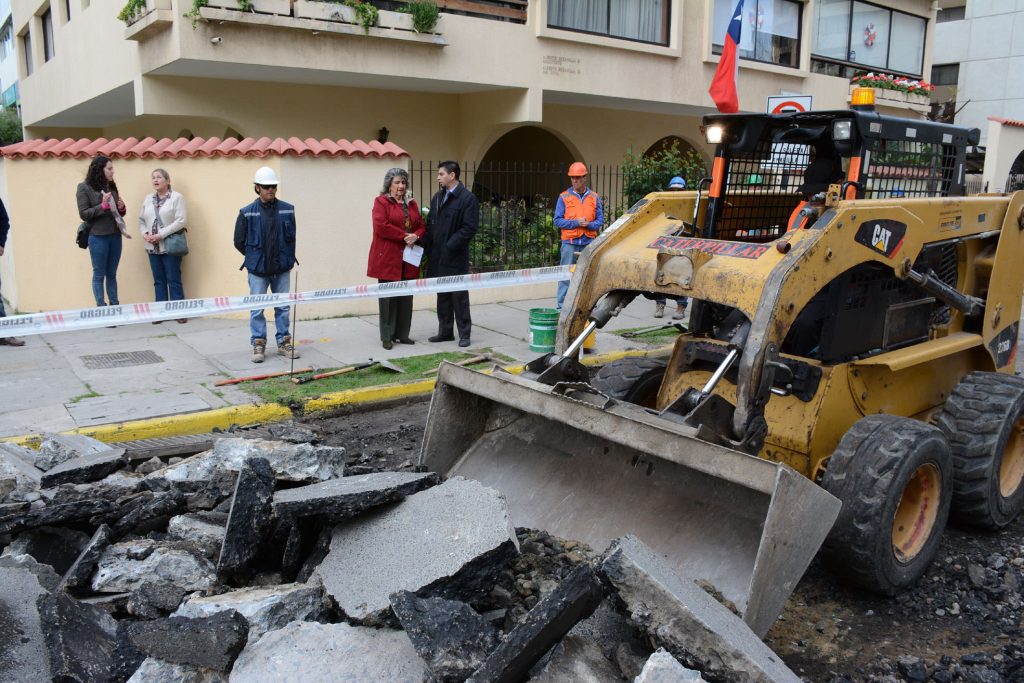 Imagen principal: Municipio de Viña del Mar comenzó  reparación de  calle 3 Norte