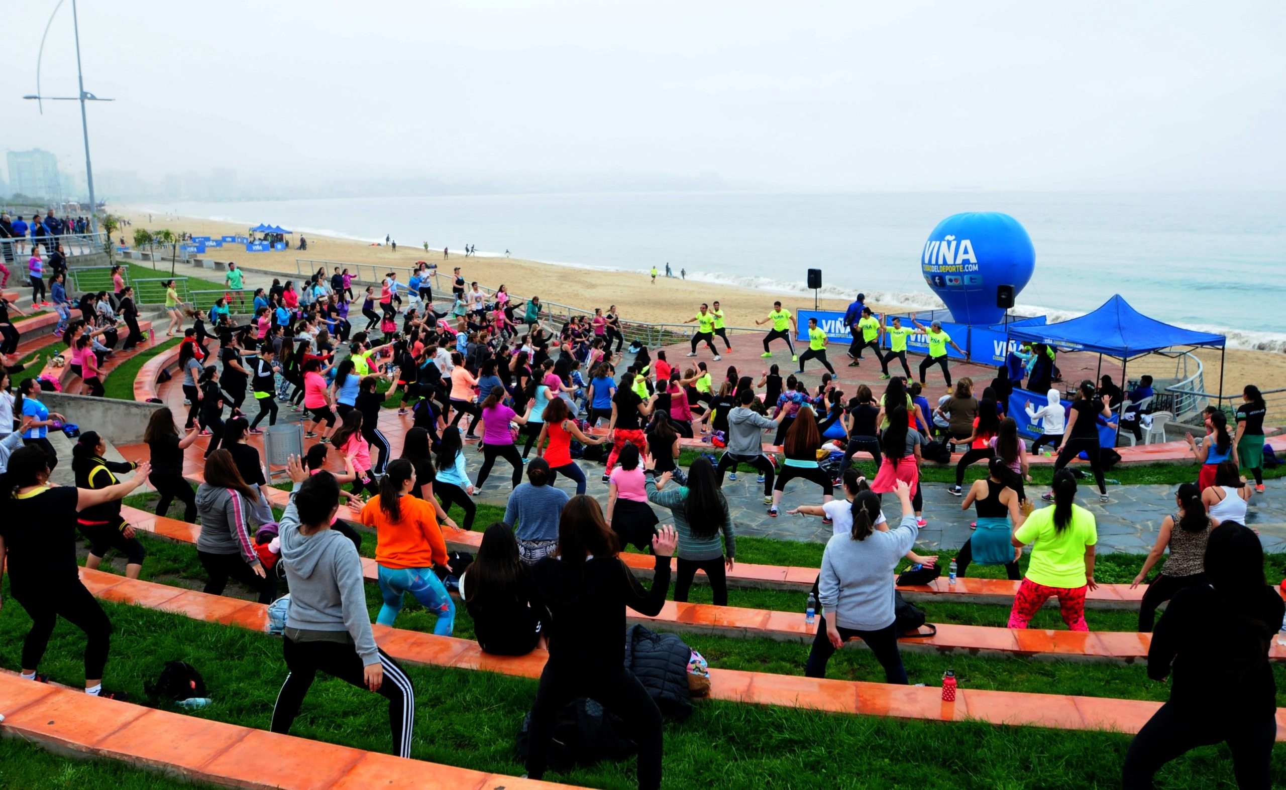 Municipio de Viña del Mar invita a disfrutar de Zumba junto al mar
