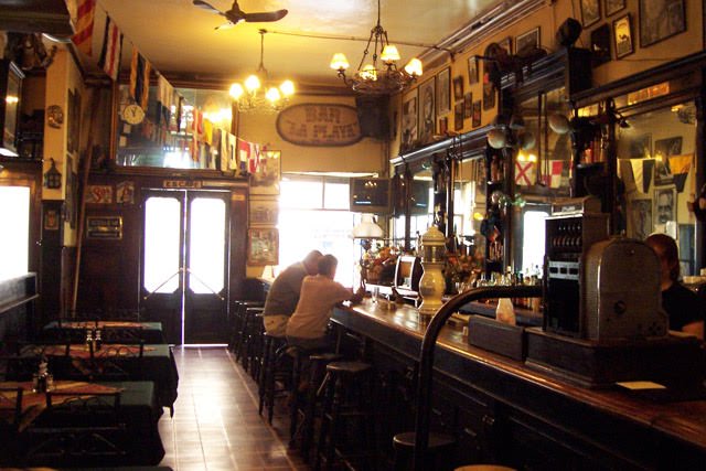 Escritor porteño Néstor Flores presenta libro “El fantasma del bar La Playa” en 3º Ciclo de Literatura Fantástica Chilena