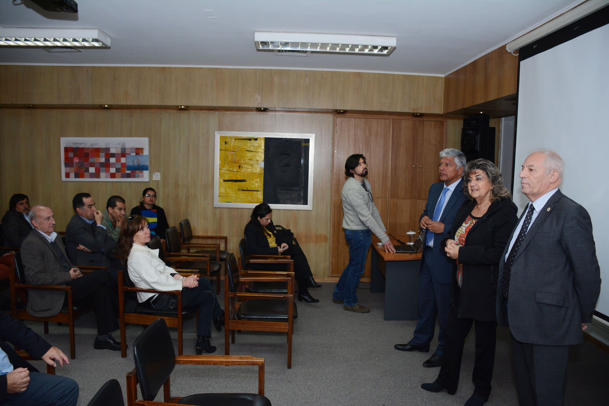 Experto español presentó a alcaldesa Virginia Reginato  proyecto de tren rápido Viña – Santiago