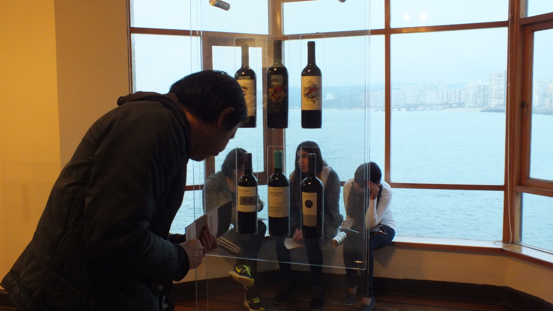 Municipio de Viña del Mar invita a exposición “Chile de Etiqueta” en Castillo Wulff