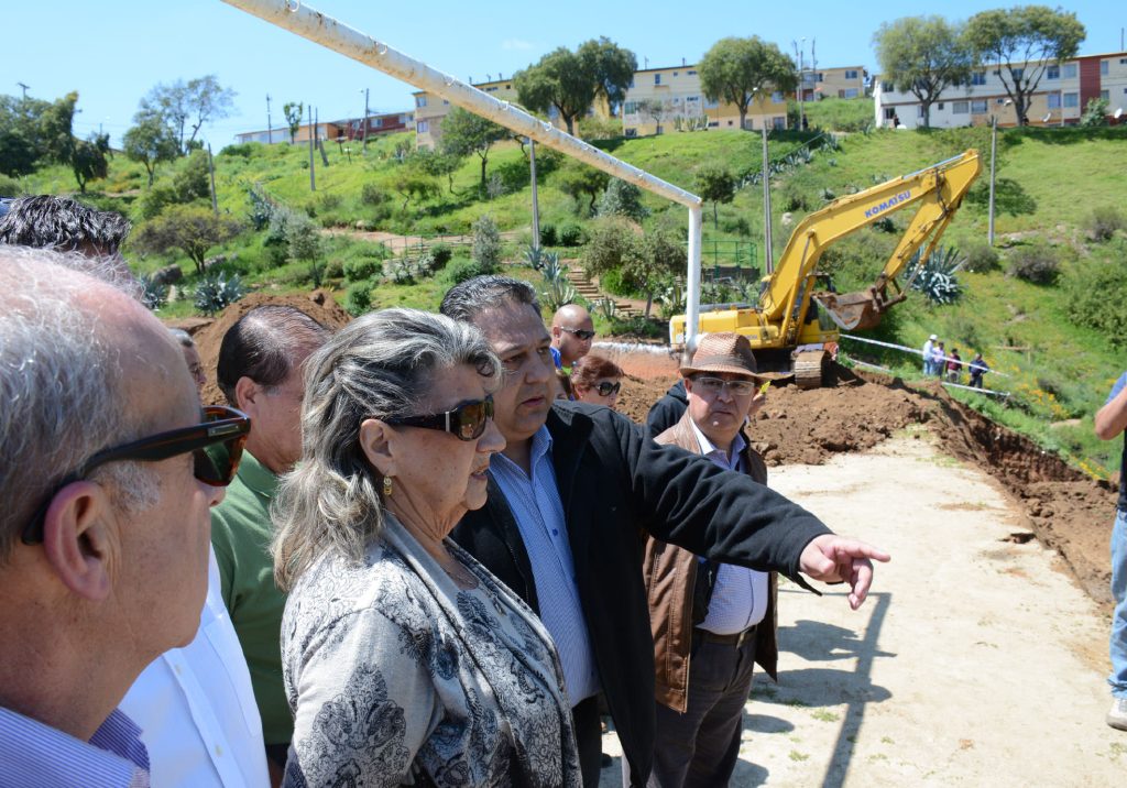 Imagen principal: Construcción de Centro Deportivo El Olivar fue visitado por alcaldesa Virginia Rreginato