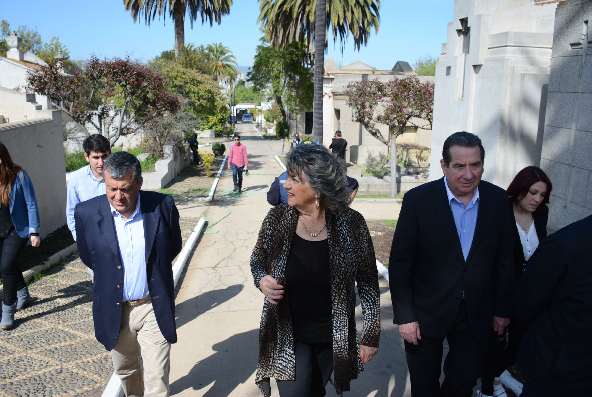 Preparativos para recibir a deudos en cementerio Santa Inés fueron fiscalizados  por alcaldesa Virginia Reginato