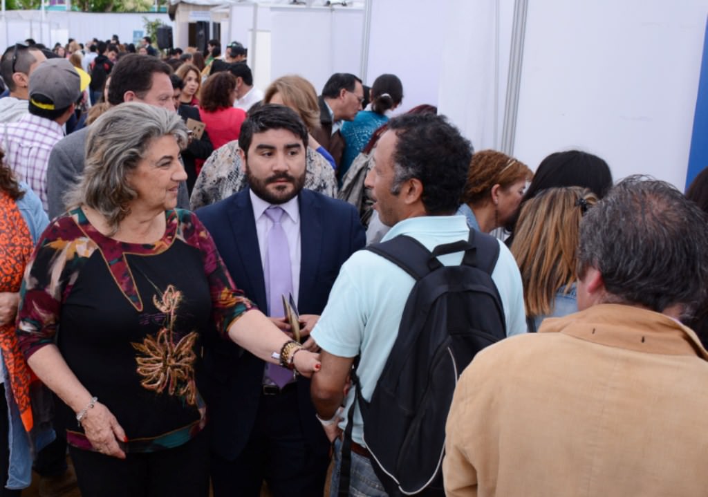 Feria laboral impulsada por alcaldesa Virginia Reginato incluyó vacantes para adultos mayores y personas con capacidades diferentes