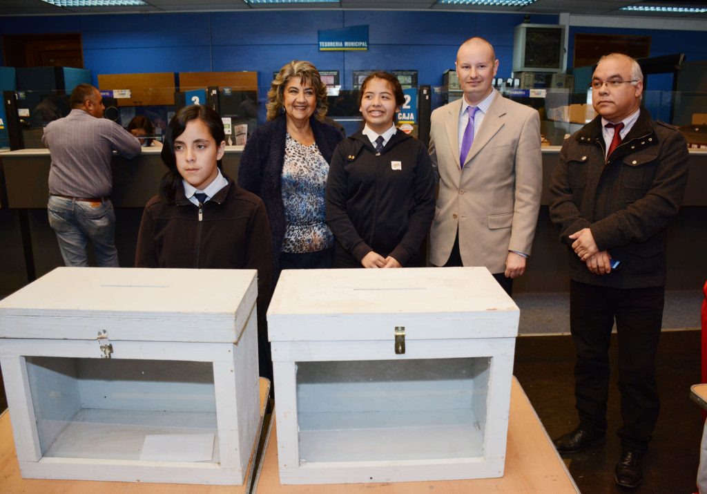 Imagen principal: Escolares de Viña del Mar participan en la 6ª consulta nacional “Mi opinión cuenta”