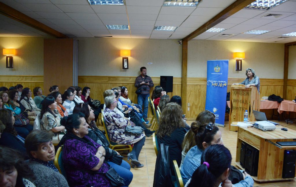 Imagen principal: Municipio de Viña del Mar y Sernam fortalecen el  apoyo a mujeres jefas de hogar  para incorporarse al mercado laboral