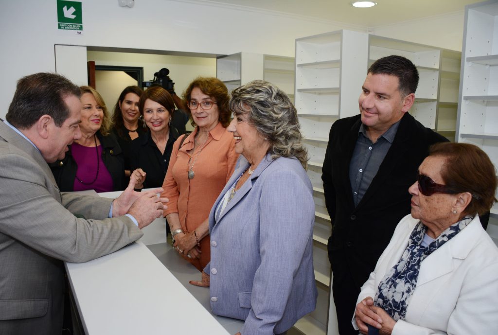 Imagen principal: Farmacia comunal de Viña del Mar comenzará a atender en enero  anunció alcaldesa Virginia Reginato