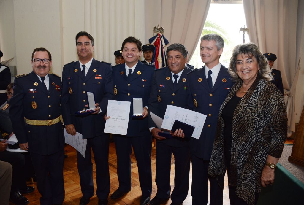 Imagen principal: En nuevo aniversario institucional alcaldesa Virginia Reginato destacó labor del cuerpo Bomberos de Viña del Mar