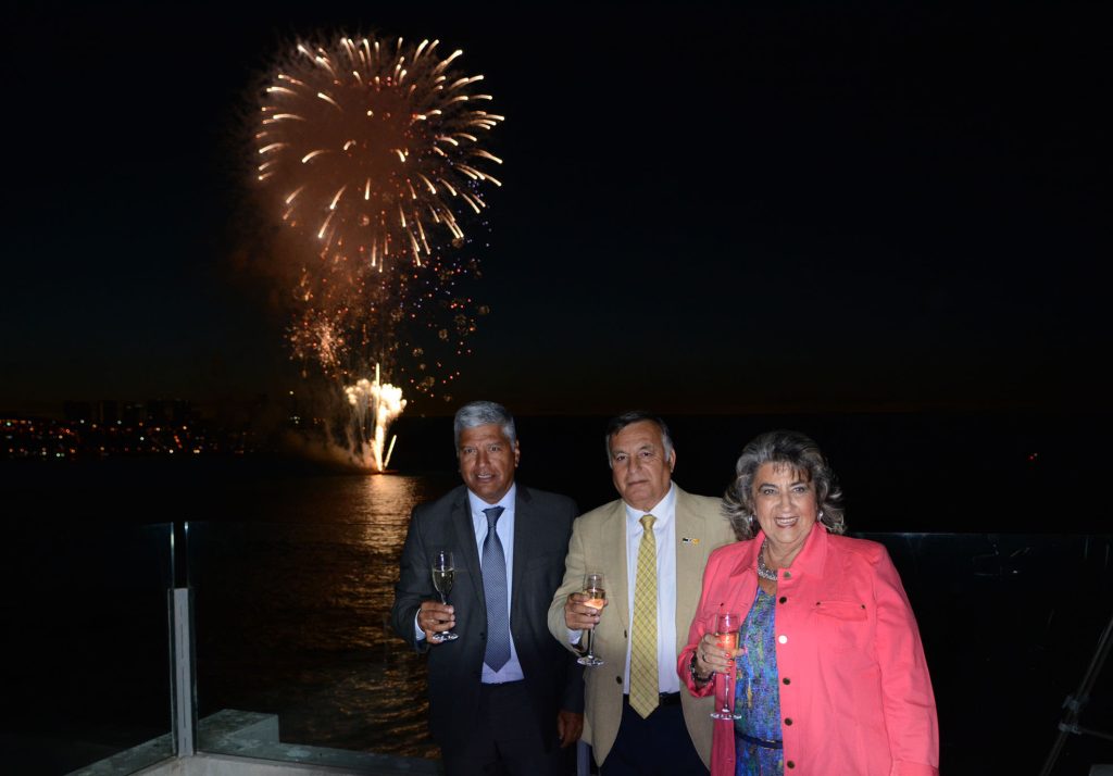 Imagen principal: Exitoso adelanto de Año Nuevo en el mar  realizaron Viña del Mar, Valparaíso y Concón