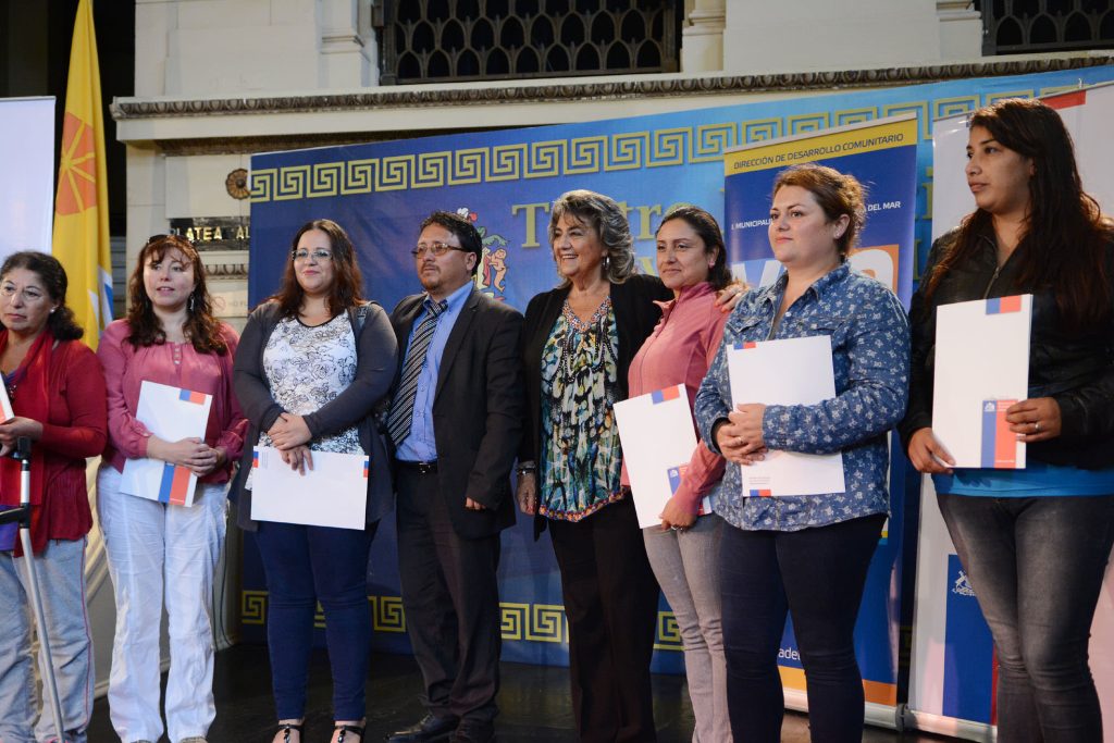 Imagen principal: 39 familias viñamarinas recibieron subsidios habitacionales de parte de alcaldesa Virginia Reginato