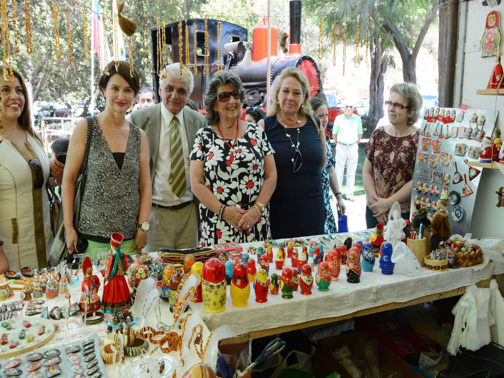 Alcaldesa Virginia Reginato, inauguración feria artesania