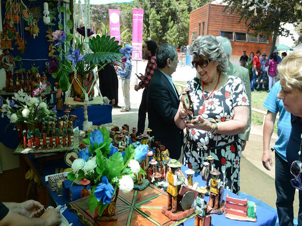 Alcaldesa Virginia Reginato. inauguración feria artesanía 2016