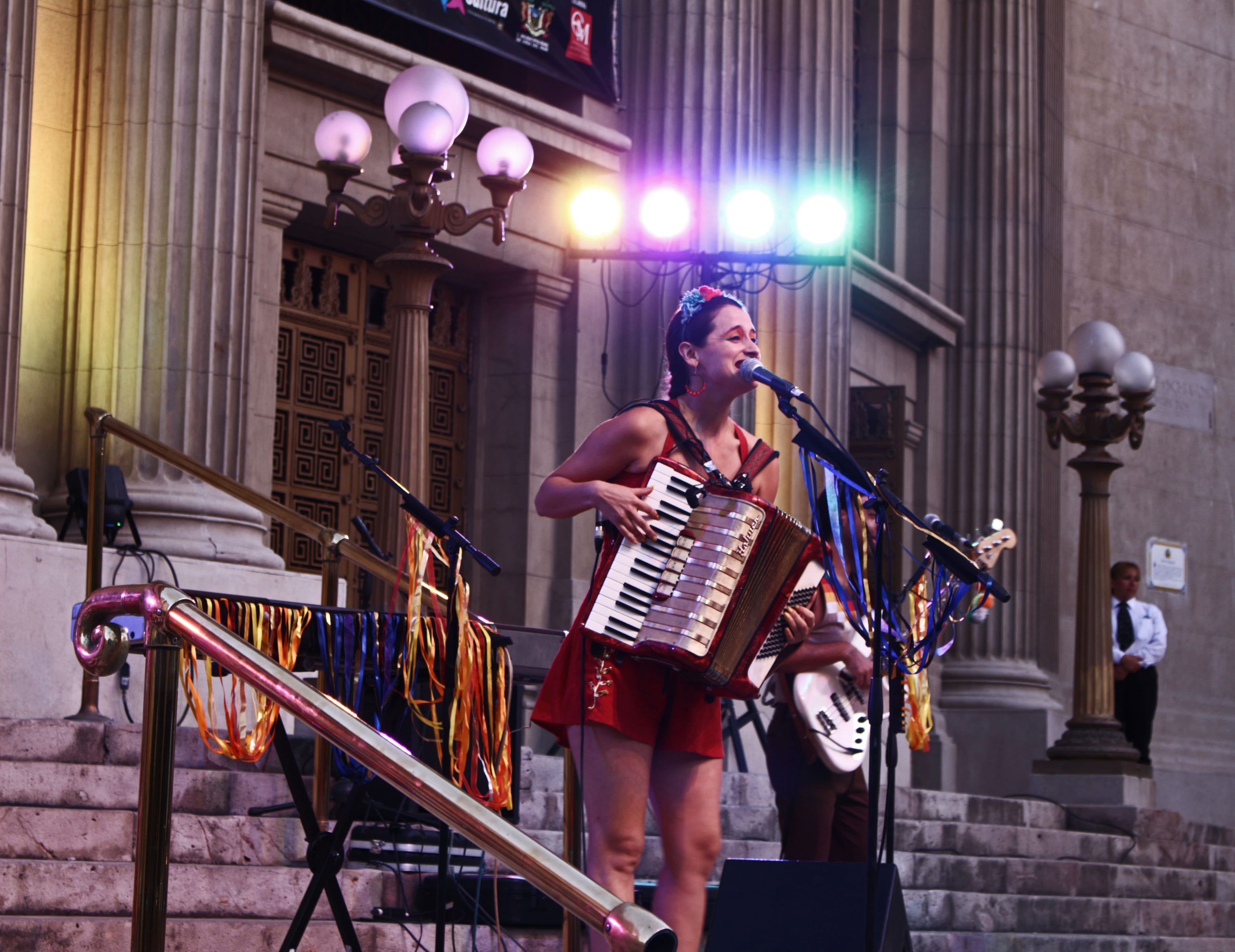 Municipalidad de Viña del Mar presentó con gran éxito concierto de Pascuala Ilabaca